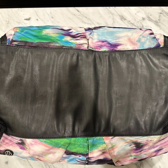 Lululemon Duffle Bag - Picture 16 of 16